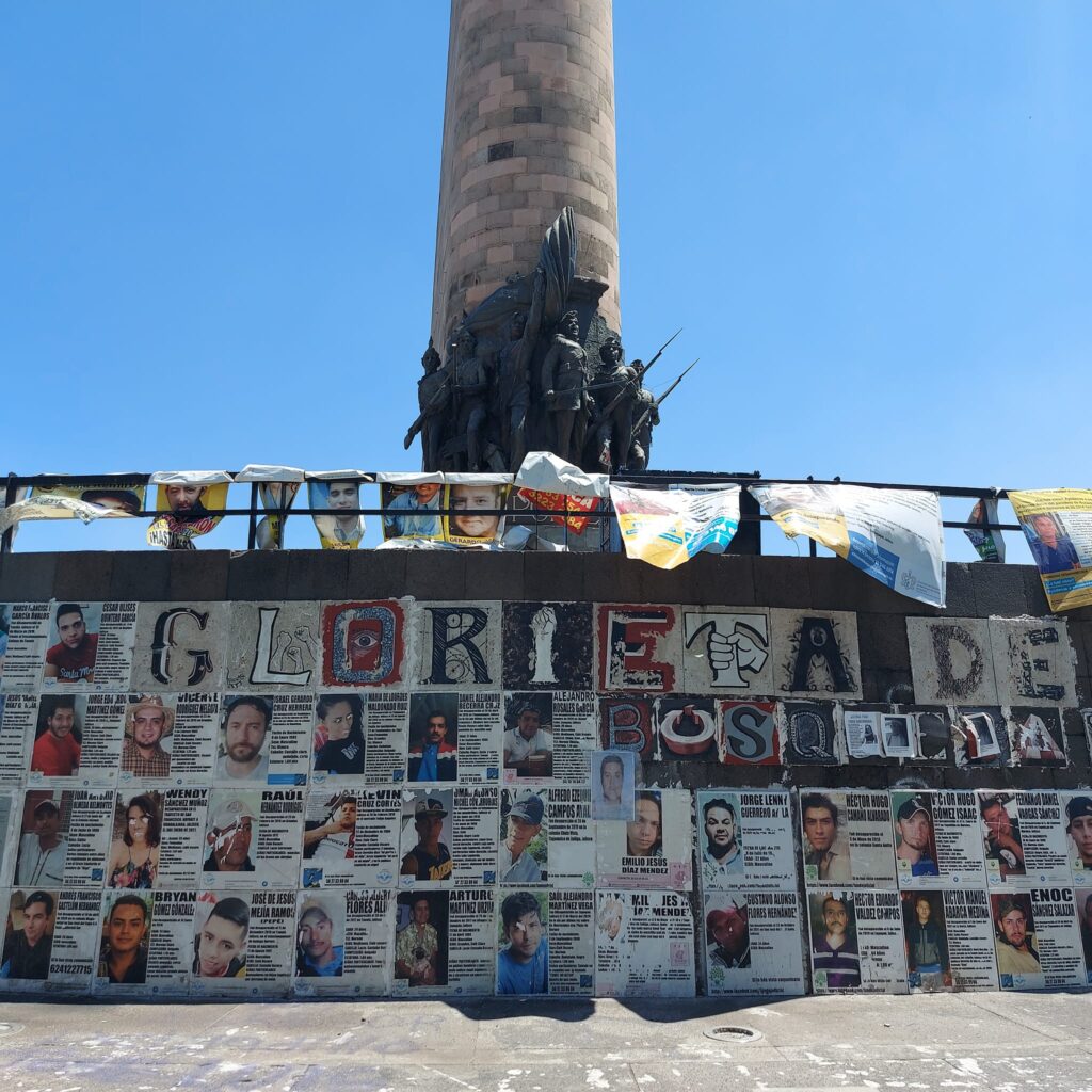 Dolor acumulado en la Glorieta de los desparecidos, Guadalajara